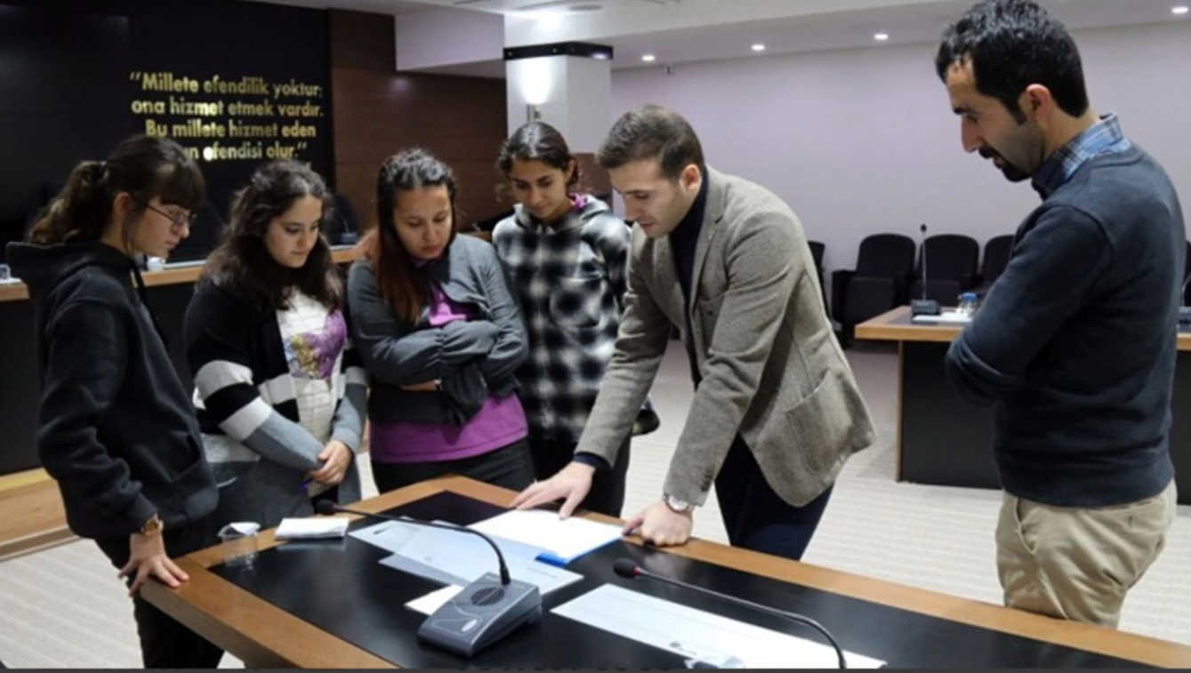 KIZILPINAR ÇOK PROGRAMLI ANADOLU LİSESİ ÖĞRENCİLERİ BELEDİYEMİZİ ZİYARET ETTİ